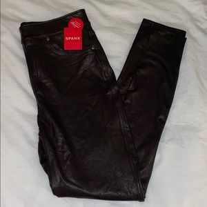 NWT Spanx Skinny Leather-like pant